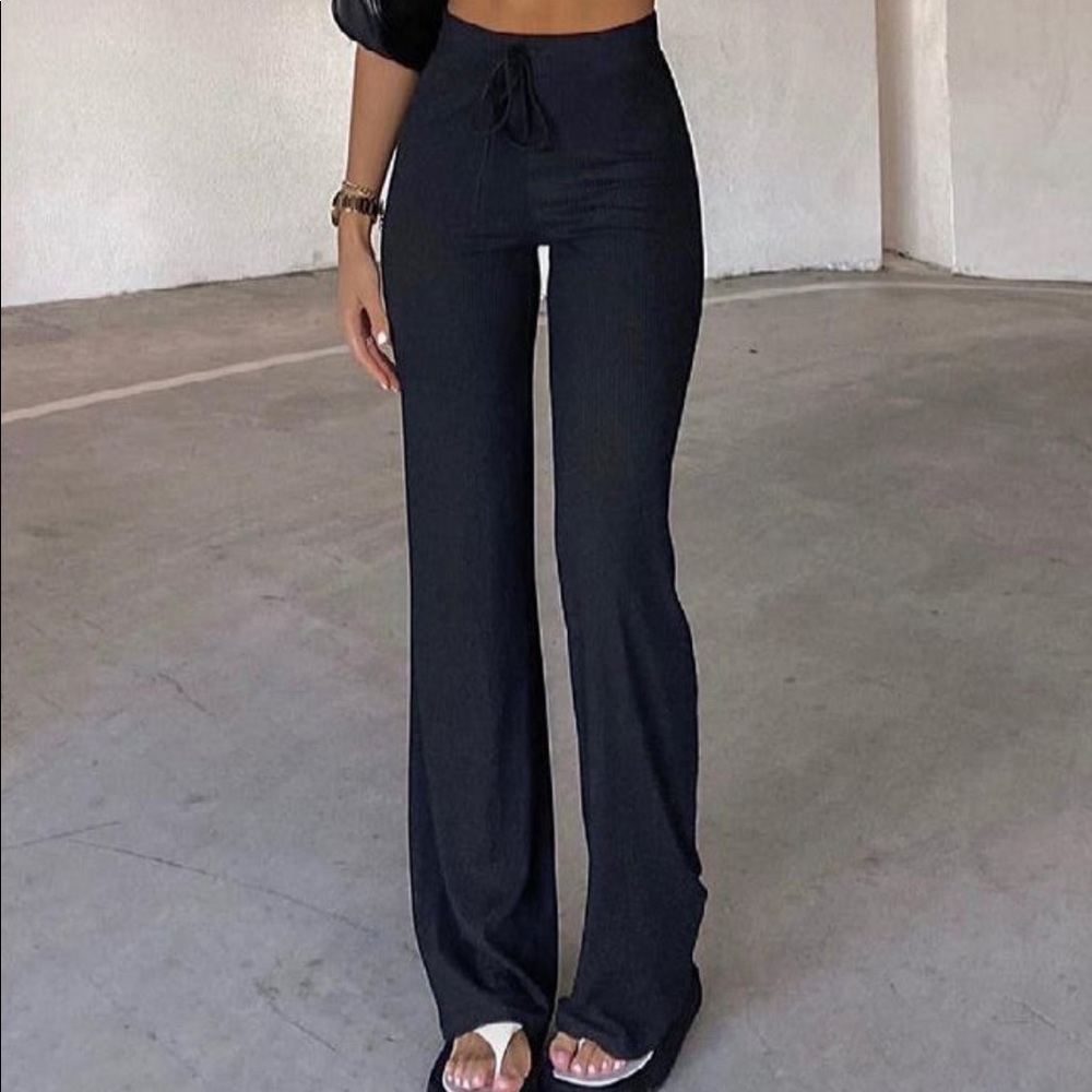 New black ribbed pants